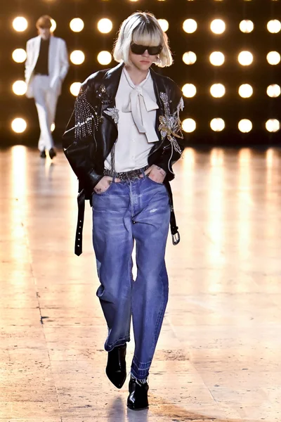 Look 4